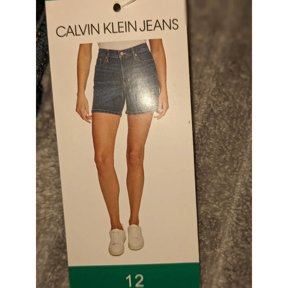 Calvin Klein High Rise‎ Denim Mom Shorts Dark Wash Classic Size 12 NWT